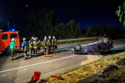 Vaihingen-Rosswag: BMW-Fahrer mit 1.7 Promille ueberschlaegt sich